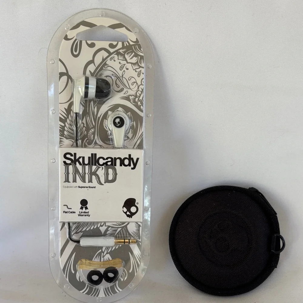 BRAND NEW SKULLCANDY INK'D EARBUDS WITH BLACK CASE